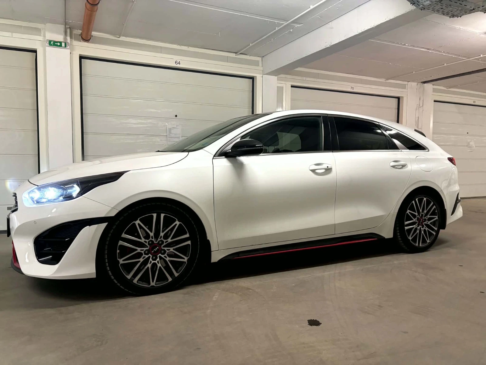 Kia Pro ceed 1.6 GT / 78 000км / ГАРАНЦИОНЕН , снимка 8 - Автомобили и джипове - 55943864