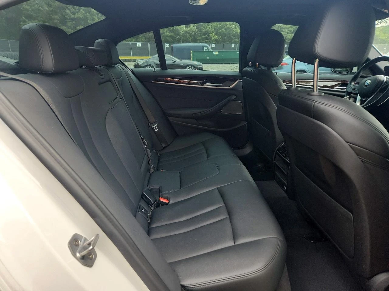 BMW 530 2.0l Xi, снимка 10 - Автомобили и джипове - 56040707
