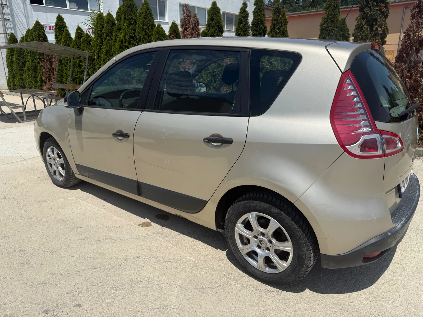 Renault Scenic, снимка 2 - Автомобили и джипове - 56046230