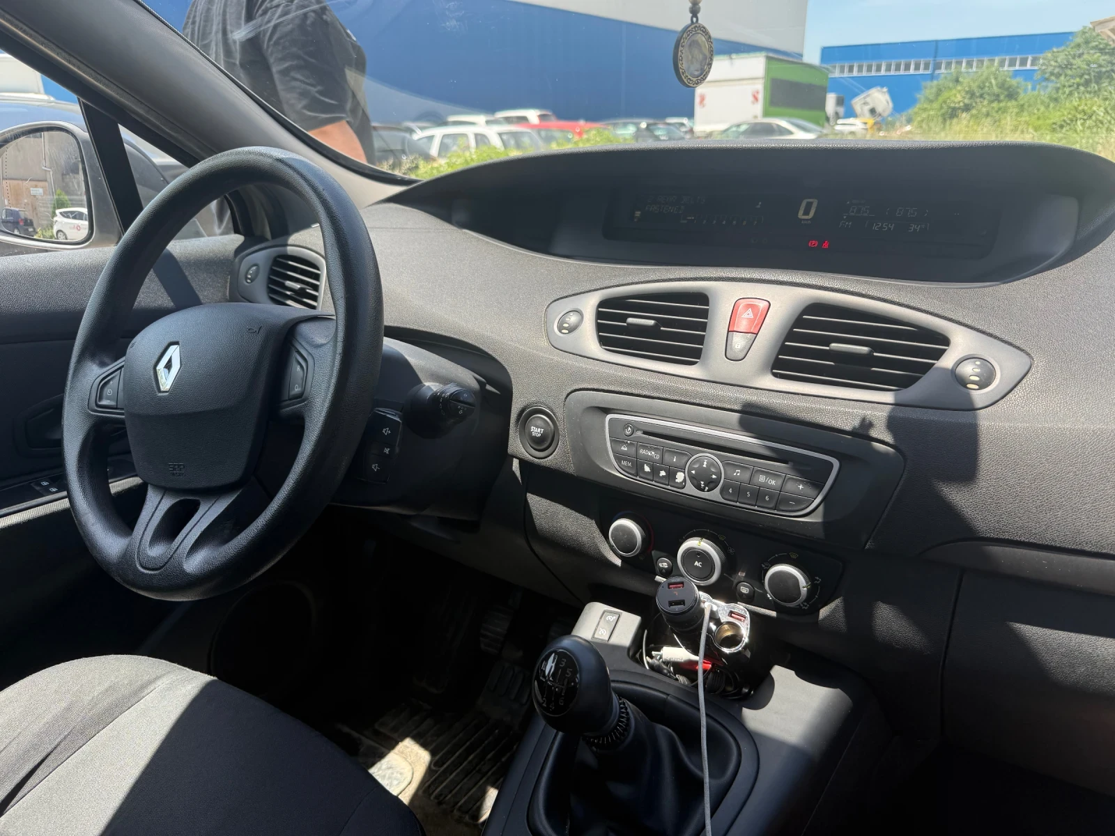 Renault Scenic, снимка 8 - Автомобили и джипове - 56046230
