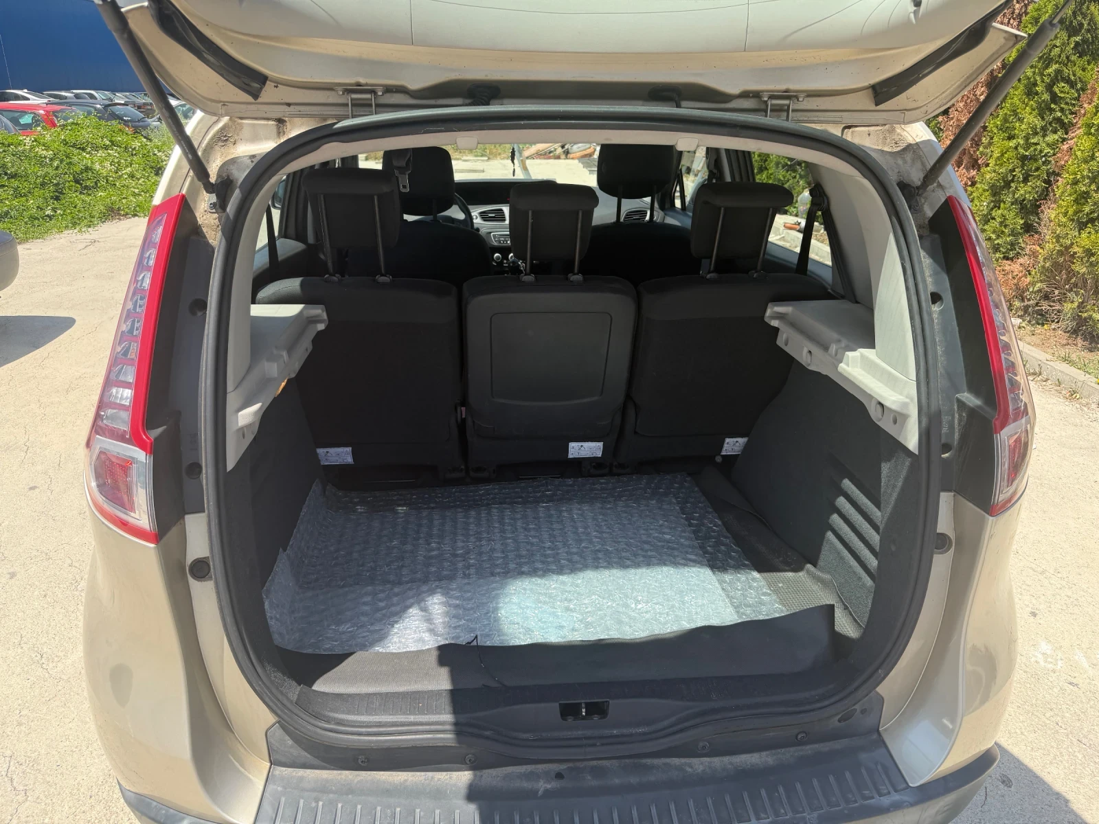 Renault Scenic, снимка 4 - Автомобили и джипове - 56046230