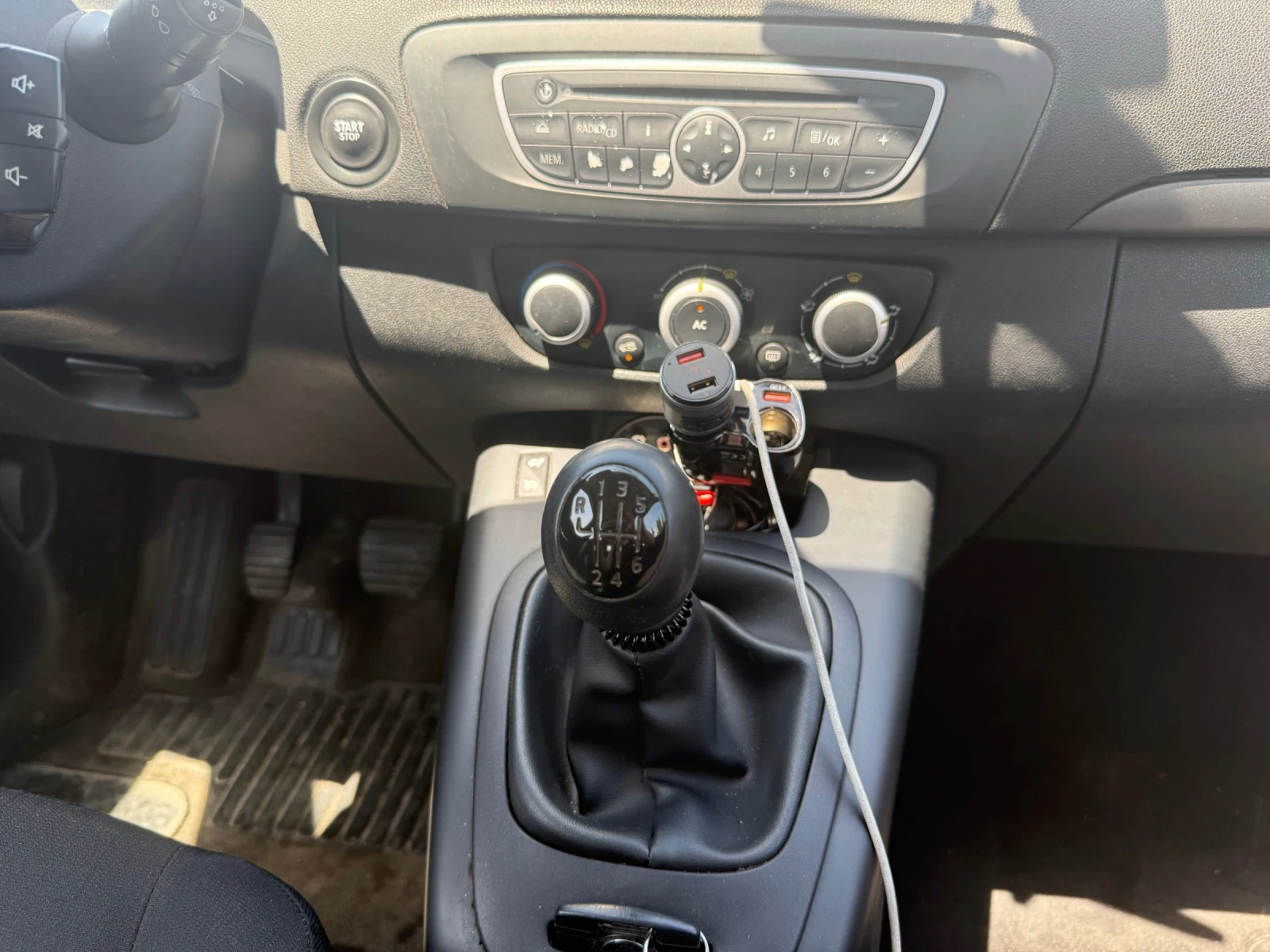 Renault Scenic, снимка 7 - Автомобили и джипове - 56046230