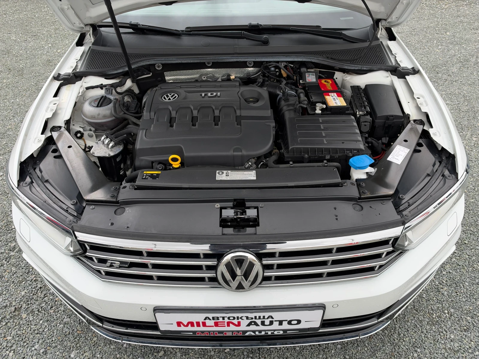 VW Passat (KATO НОВА)^(R-Line), снимка 17 - Автомобили и джипове - 56735921