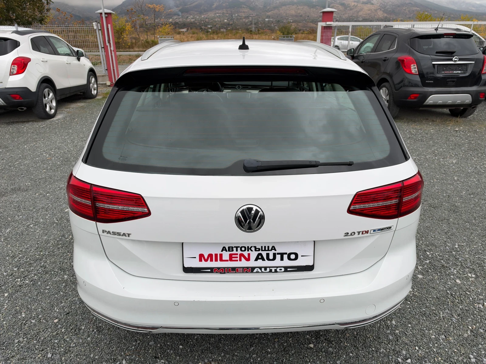 VW Passat (KATO НОВА)^(R-Line), снимка 7 - Автомобили и джипове - 56735921
