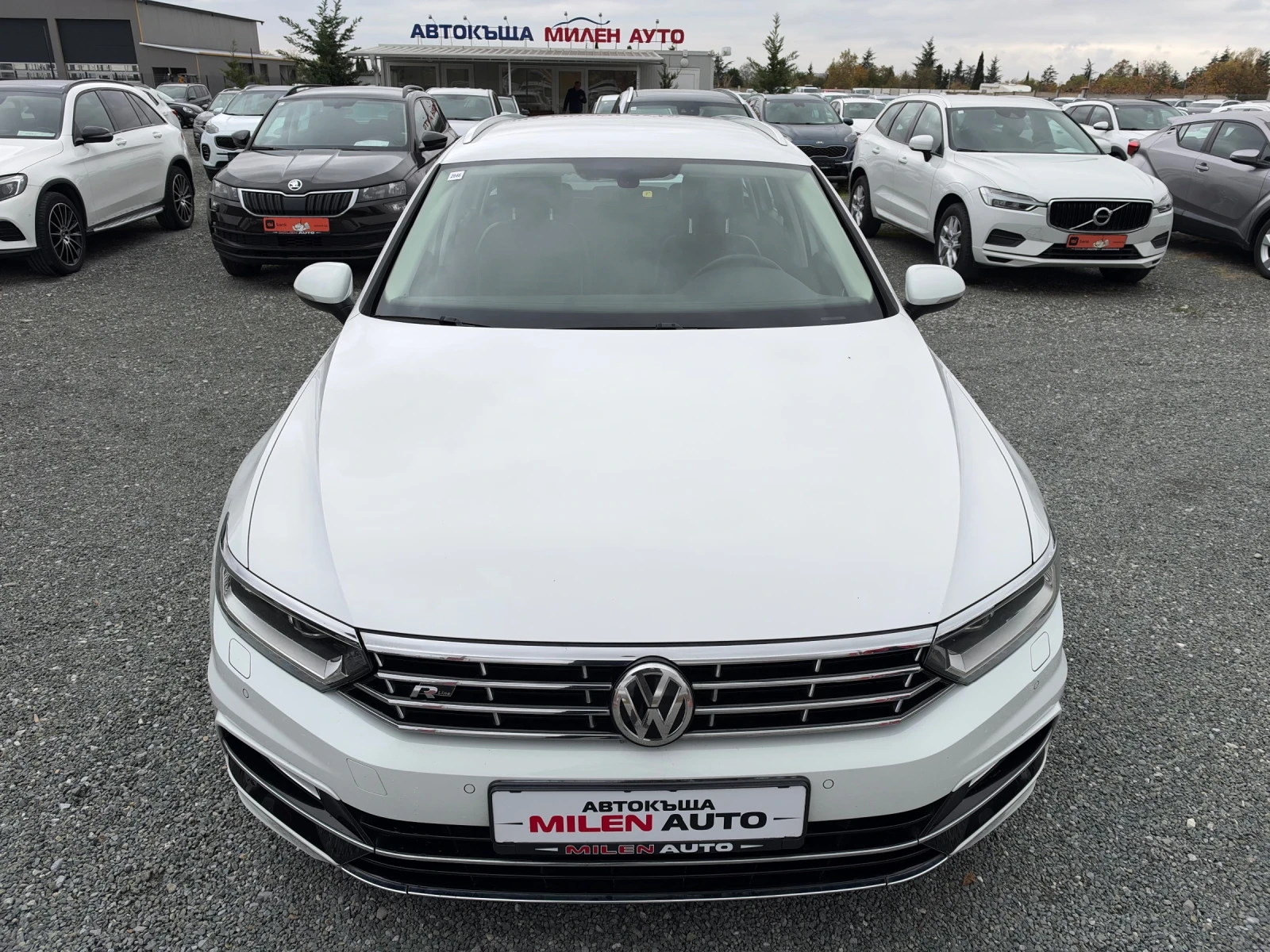 VW Passat (KATO НОВА)^(R-Line), снимка 2 - Автомобили и джипове - 56735921