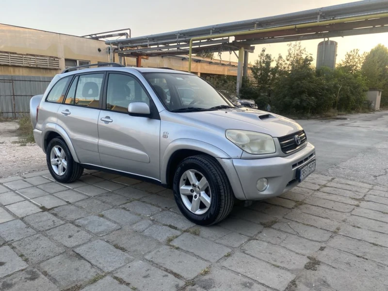 Toyota Rav4, снимка 2 - Автомобили и джипове - 49025673