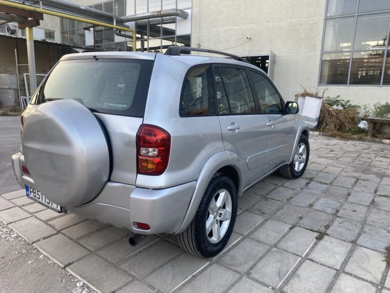 Toyota Rav4, снимка 7 - Автомобили и джипове - 49025673