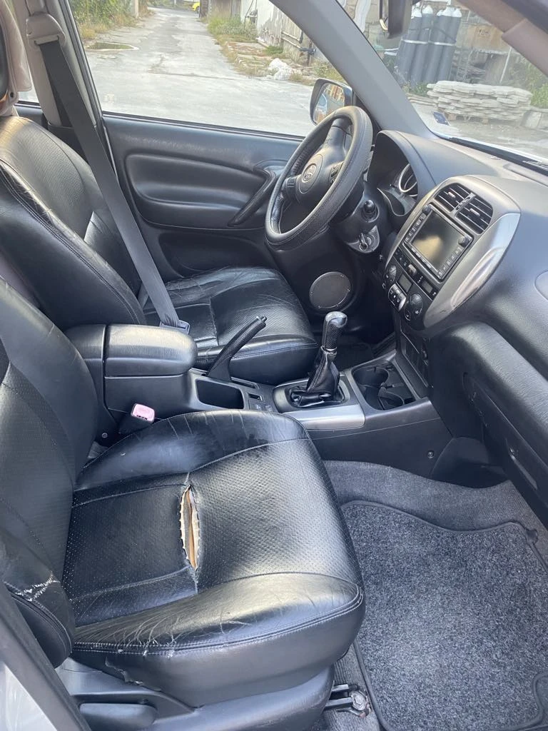 Toyota Rav4, снимка 9 - Автомобили и джипове - 49025673