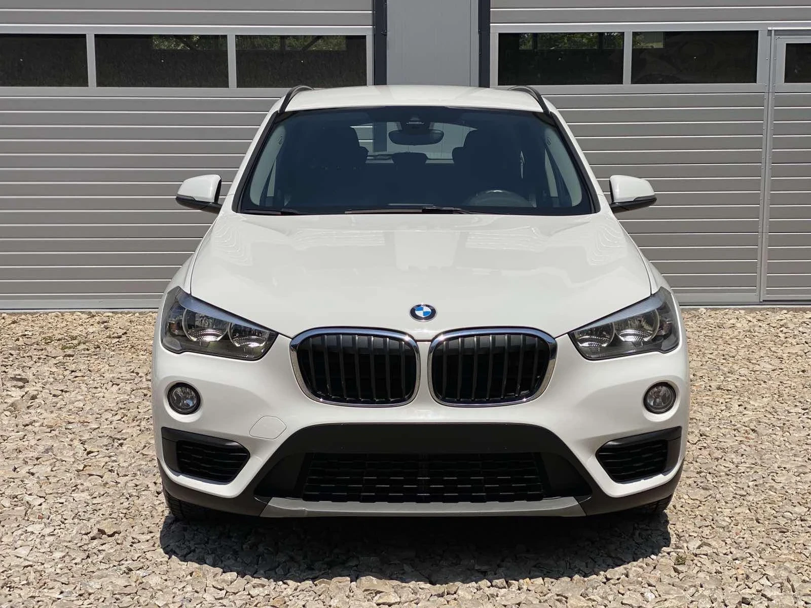 BMW X1 1.8i sDrive F48 - изображение 2