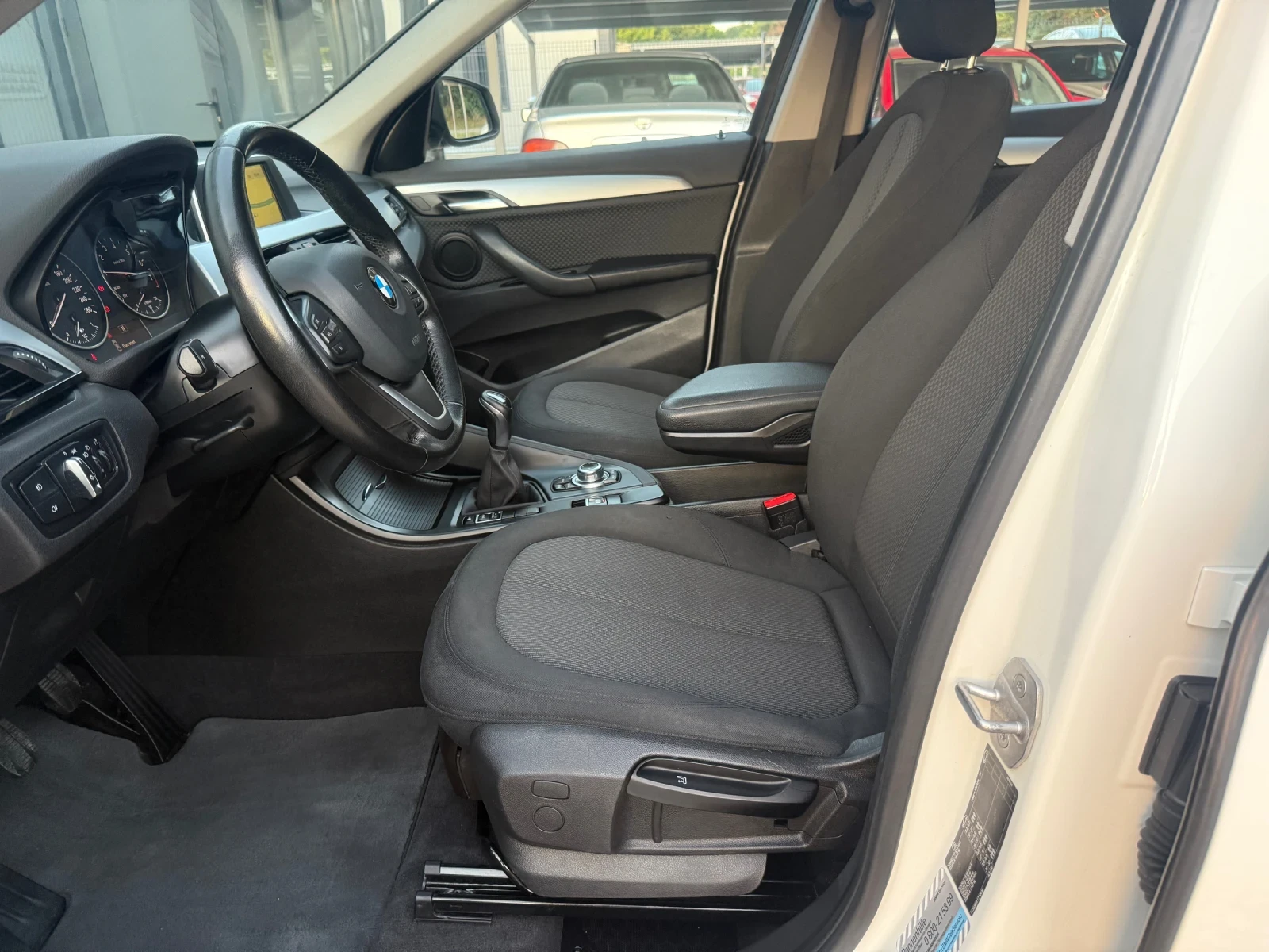 BMW X1 1.8i sDrive F48 - изображение 7