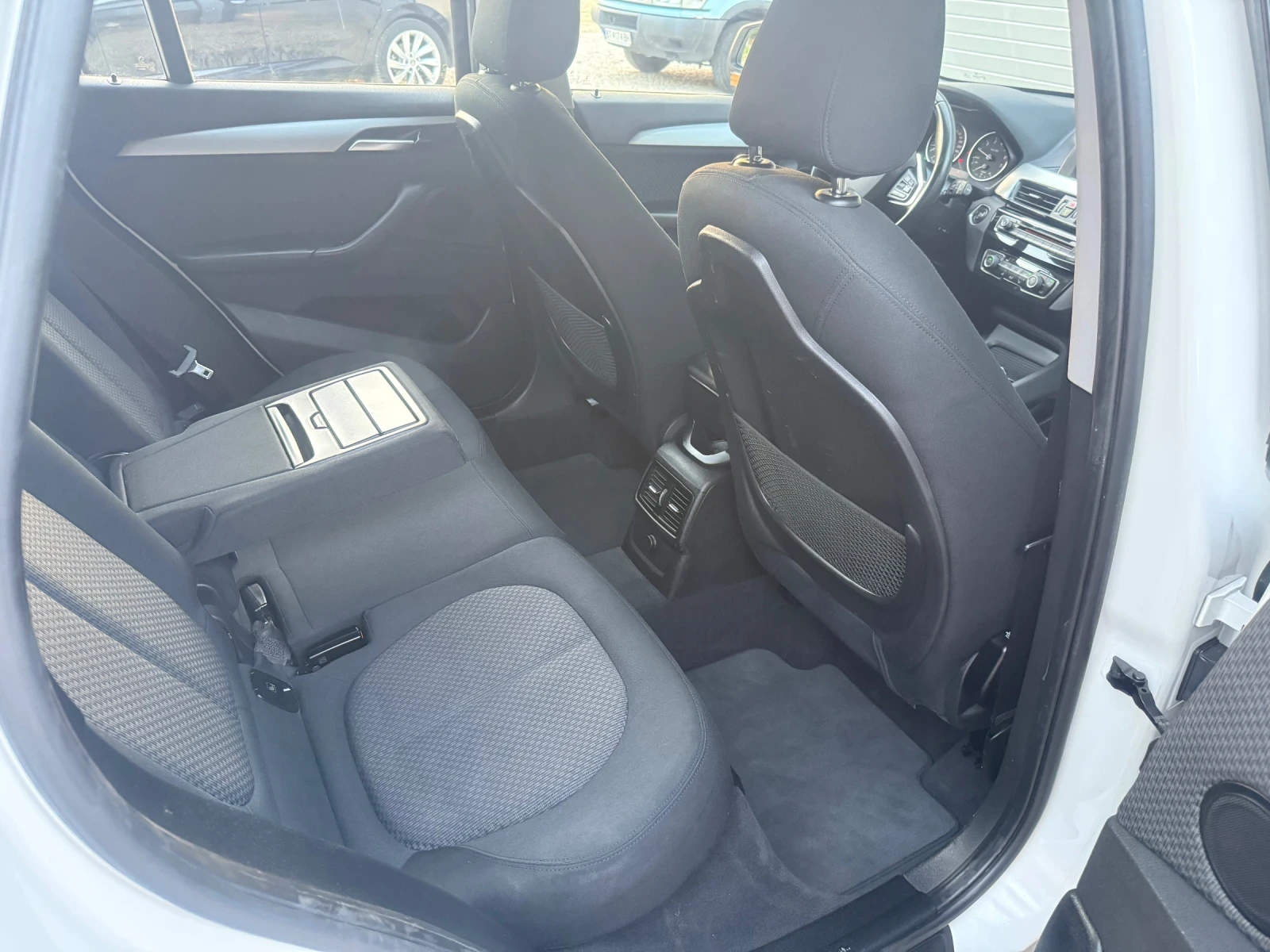 BMW X1 1.8i sDrive F48 - изображение 10