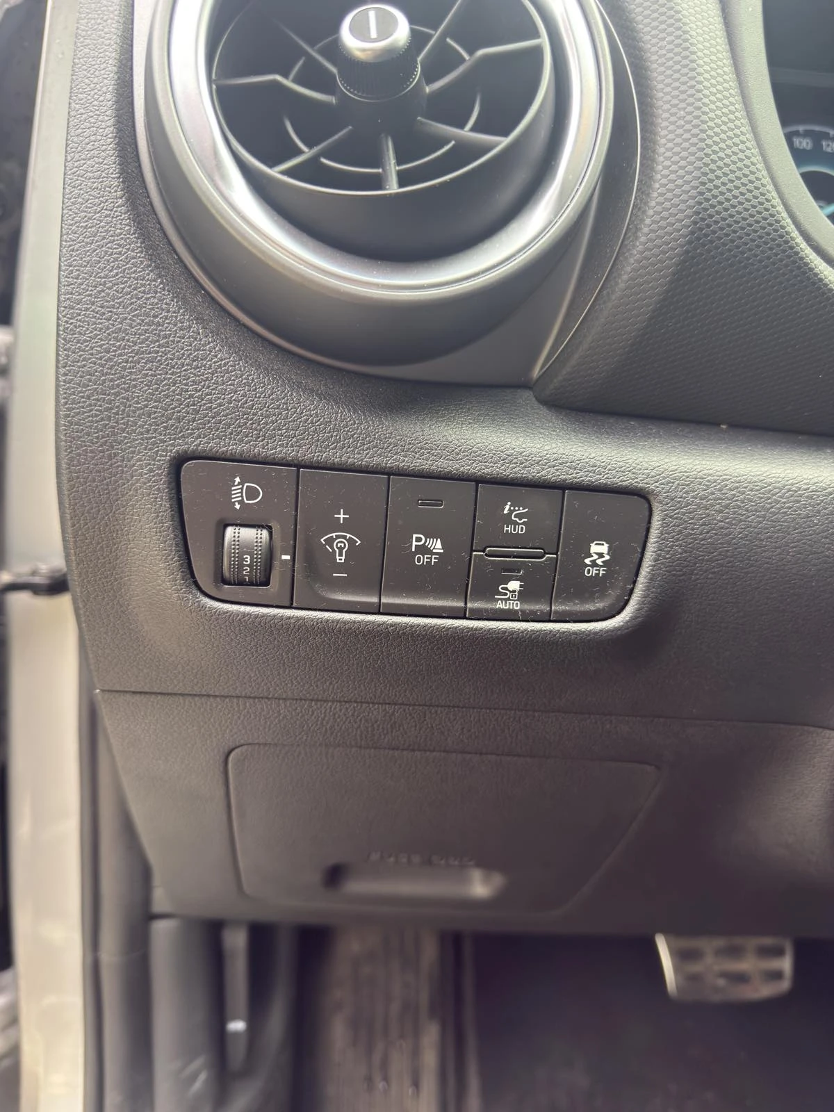 Hyundai Kona 64KWh/FACE/SOH100%/BLUELINK/HEADUP. | Mobile.bg � ����������� 12