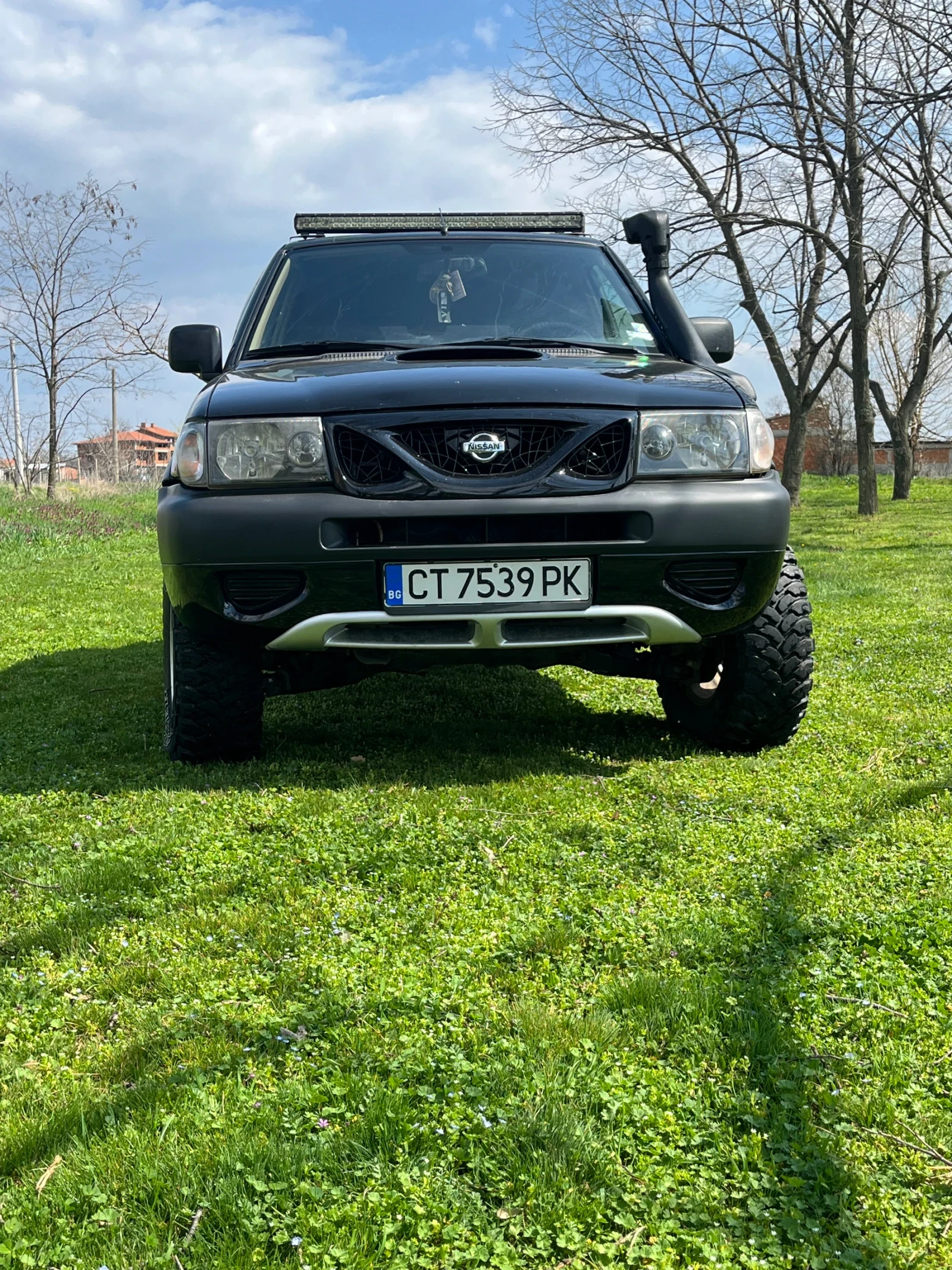 Nissan Terrano 2.7TDI, снимка 4 - Автомобили и джипове - 54069159
