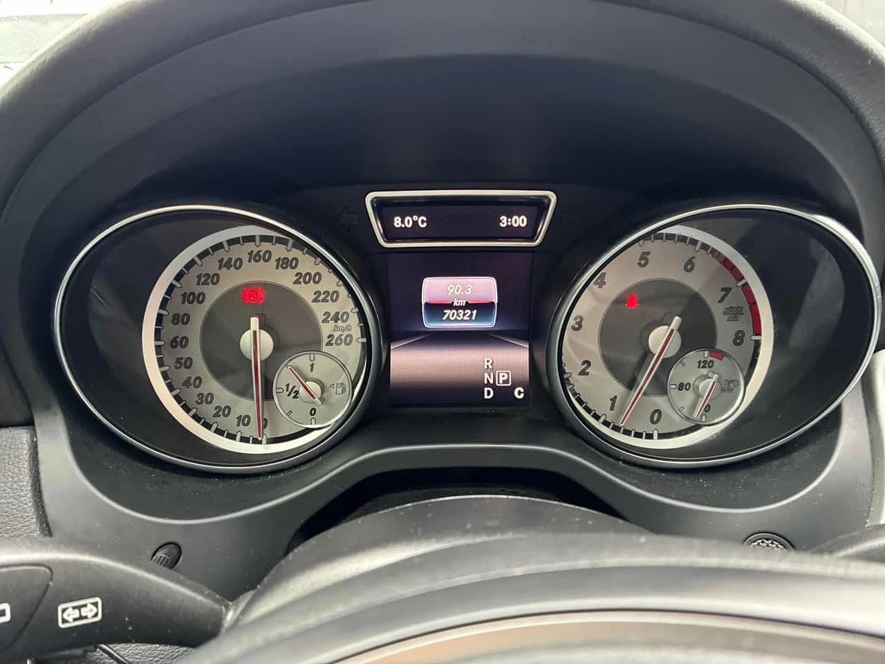 Mercedes-Benz GLA 250 4MATIC* PANORAMA* ПОДГРЕВИ* KEYLESS* , снимка 8 - Автомобили и джипове - 54652700