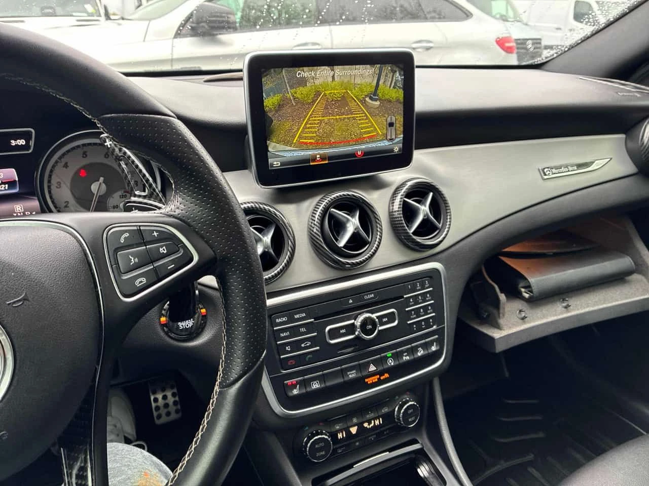 Mercedes-Benz GLA 250 4MATIC* PANORAMA* ПОДГРЕВИ* KEYLESS* , снимка 9 - Автомобили и джипове - 54652700