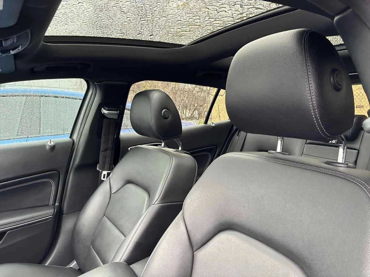 Mercedes-Benz GLA 250 4MATIC* PANORAMA* ПОДГРЕВИ* KEYLESS* , снимка 12 - Автомобили и джипове - 54652700