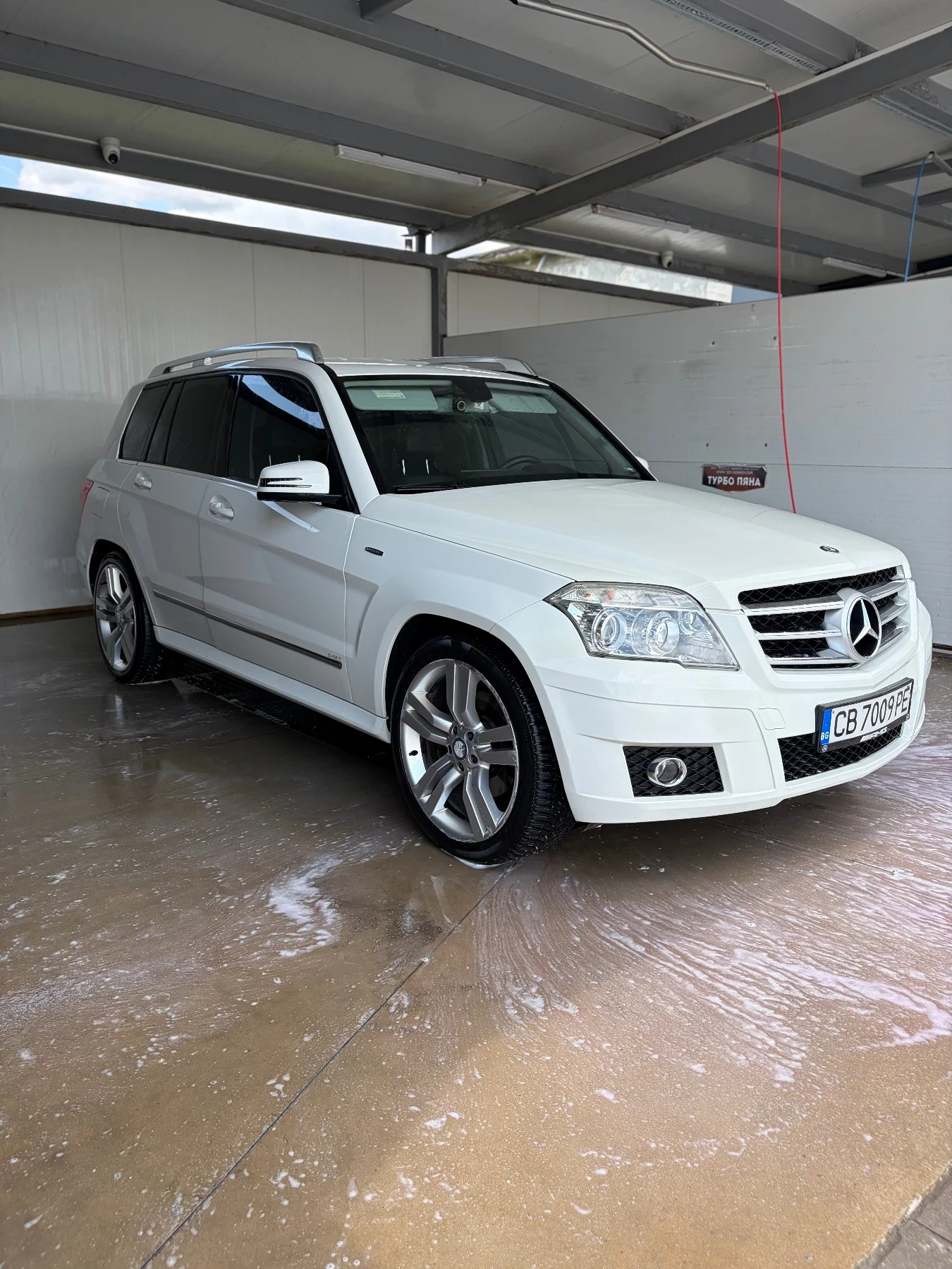 Mercedes-Benz GLK 2.2 обслужен и стегнат всичко платено, снимка 2 - Автомобили и джипове - 55004588