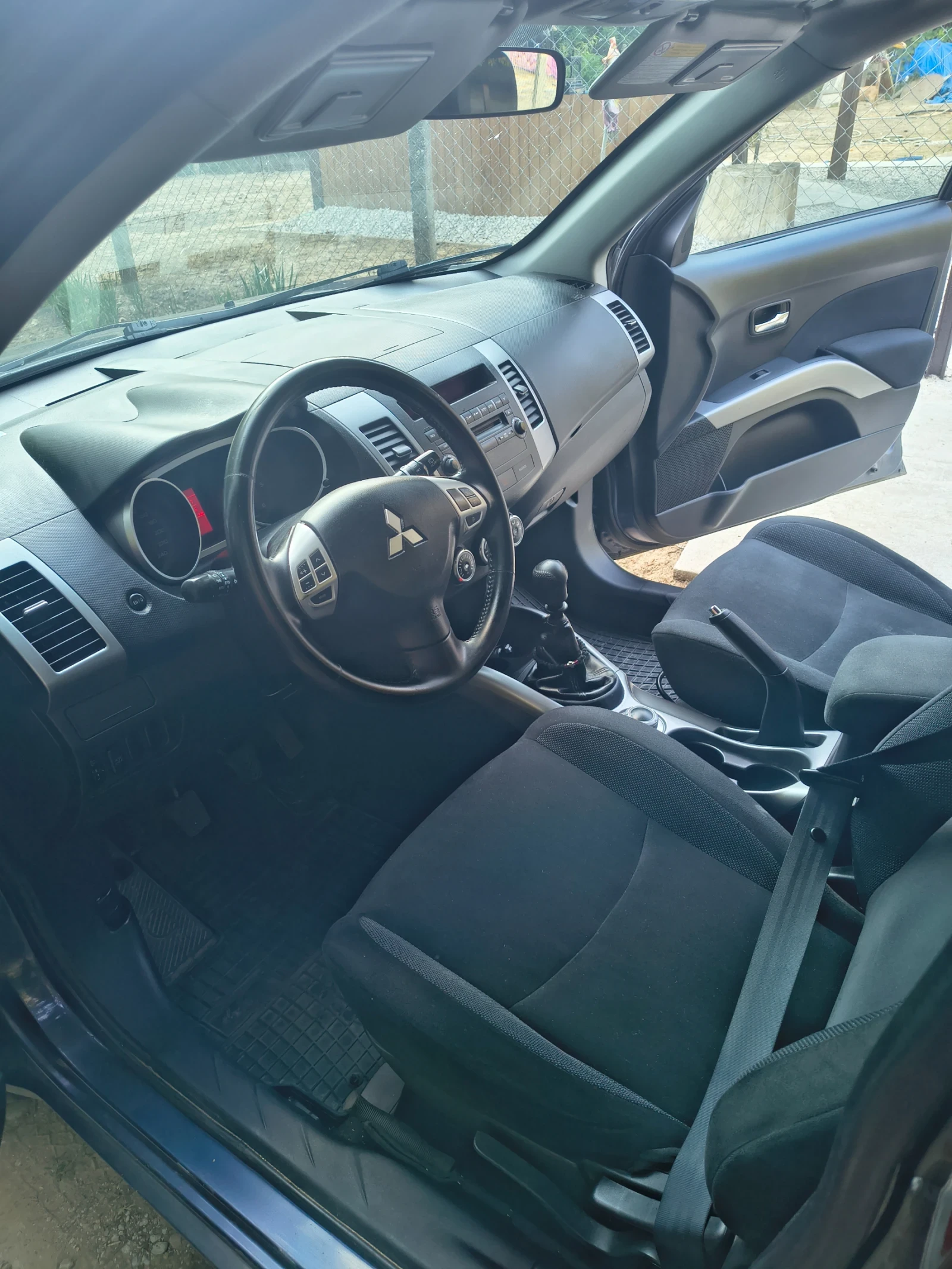 Mitsubishi Outlander, снимка 4 - Автомобили и джипове - 55674941
