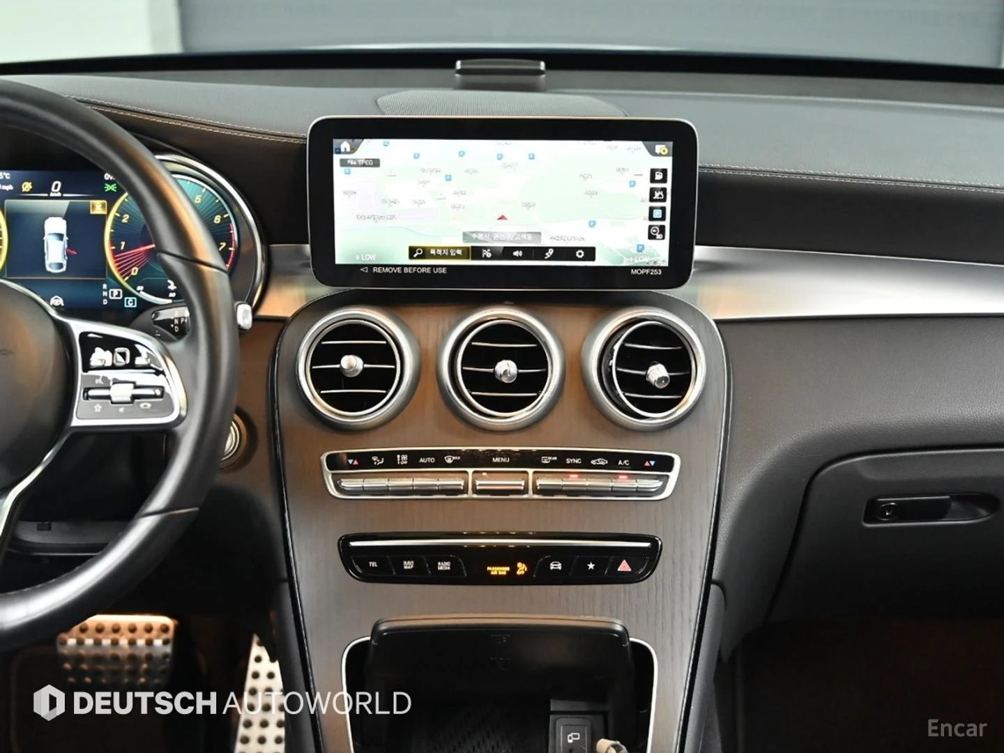 Mercedes-Benz GLC 300 4MATIC* КОЖА* ПОДГРЕВ* ОБДУХВ* BURMASTER* PANO* 36, снимка 13 - Автомобили и джипове - 55675148