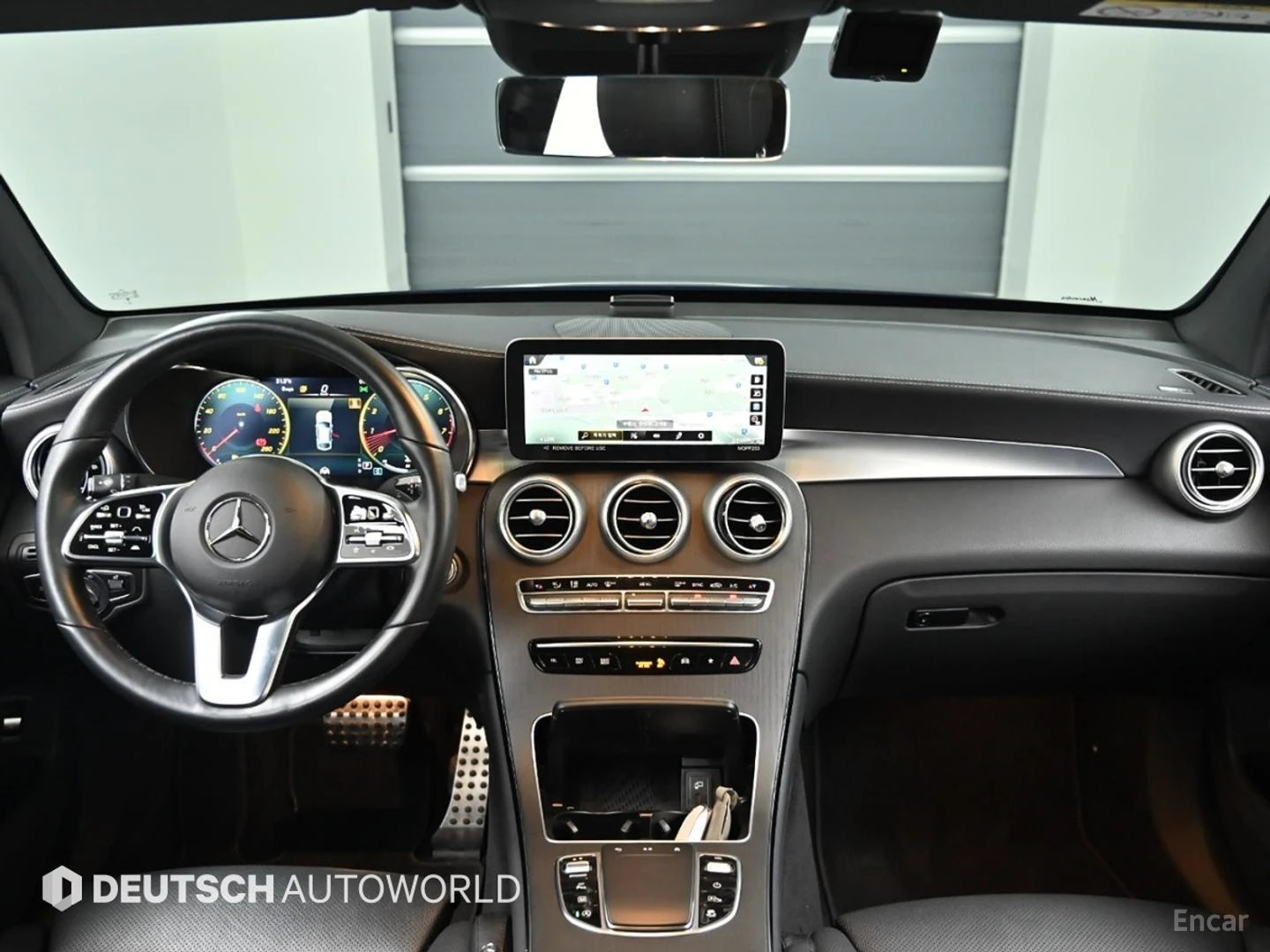 Mercedes-Benz GLC 300 4MATIC* КОЖА* ПОДГРЕВ* ОБДУХВ* BURMASTER* PANO* 36, снимка 6 - Автомобили и джипове - 55675148