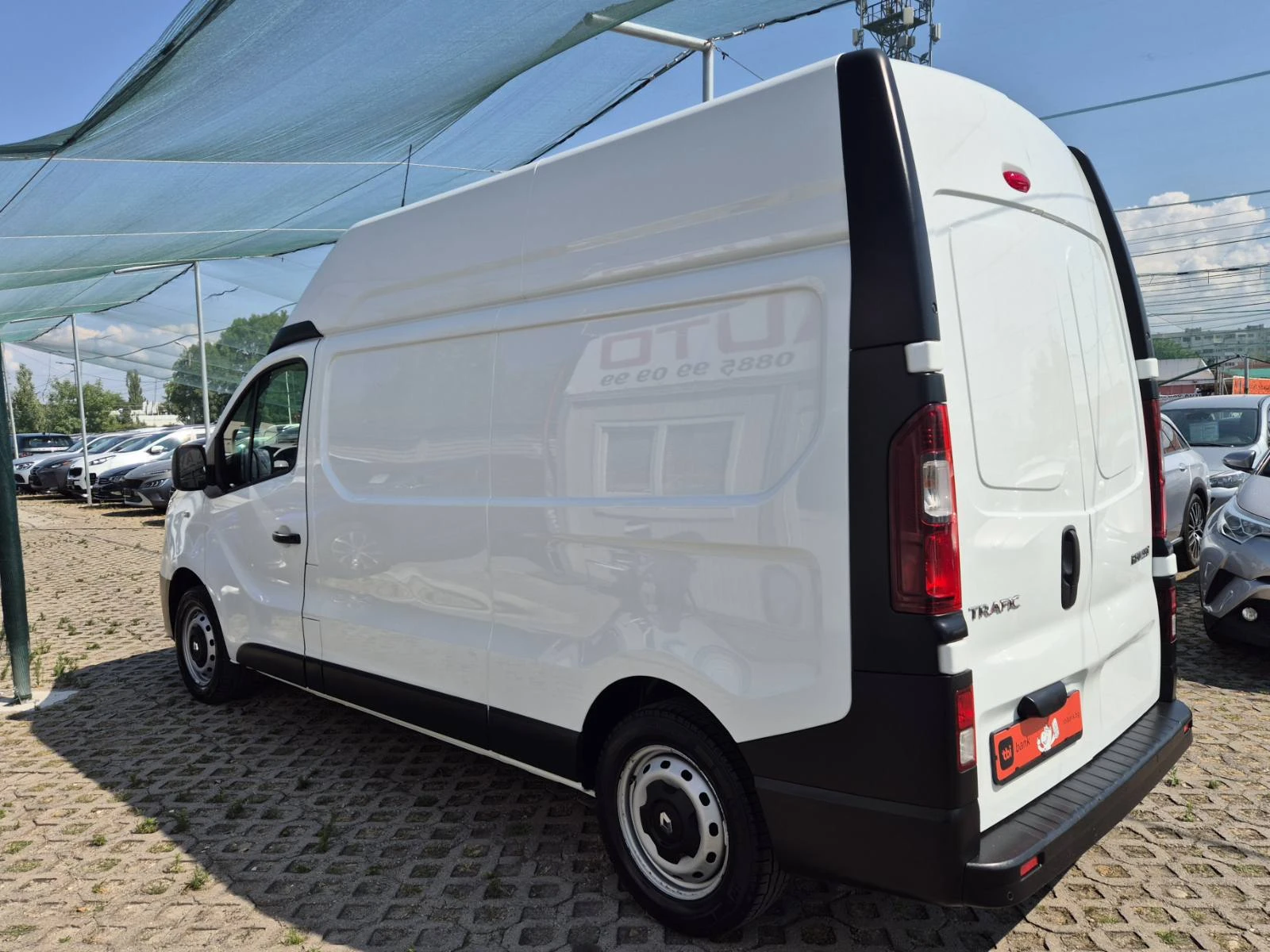 Renault Trafic 1.6D-2018г - изображение 2
