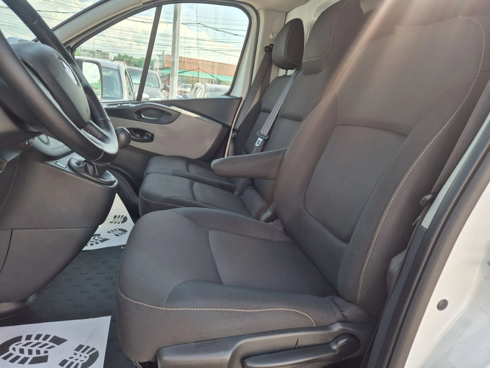 Renault Trafic 1.6D-2018г - изображение 7