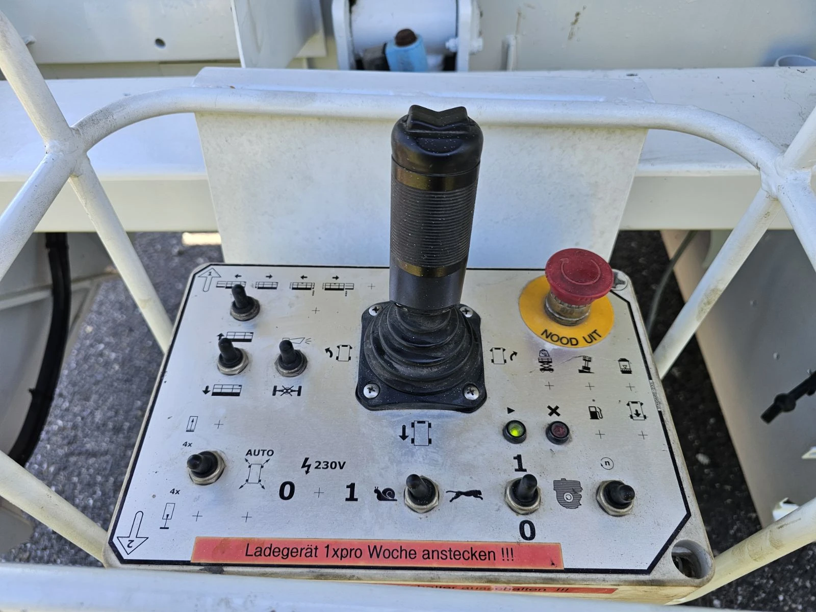  Holland Lift 165DL24 | Mobile.bg   14