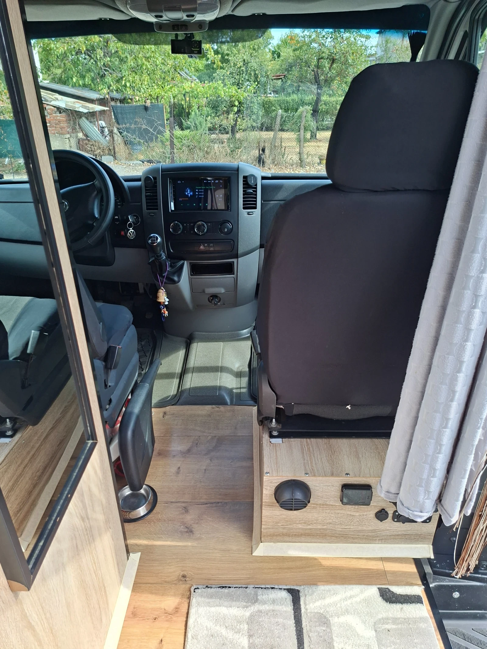 Кемпер VW CRAFTER, снимка 13 - Каравани и кемпери - 56163609