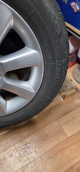 ���� � ������ 205/60R16 �� Toyota Corolla verso | Mobile.bg � ����� ������ 12