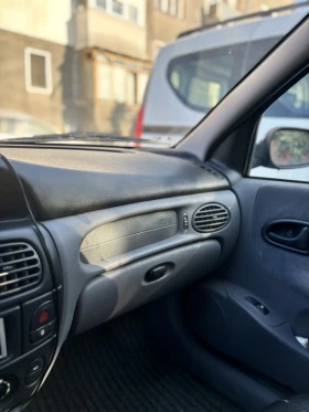 Renault Megane 1.4 16V, Бензин/Газ, снимка 8