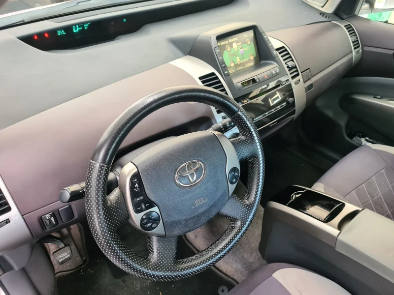 Toyota Prius, снимка 8 - Автомобили и джипове - 47014698