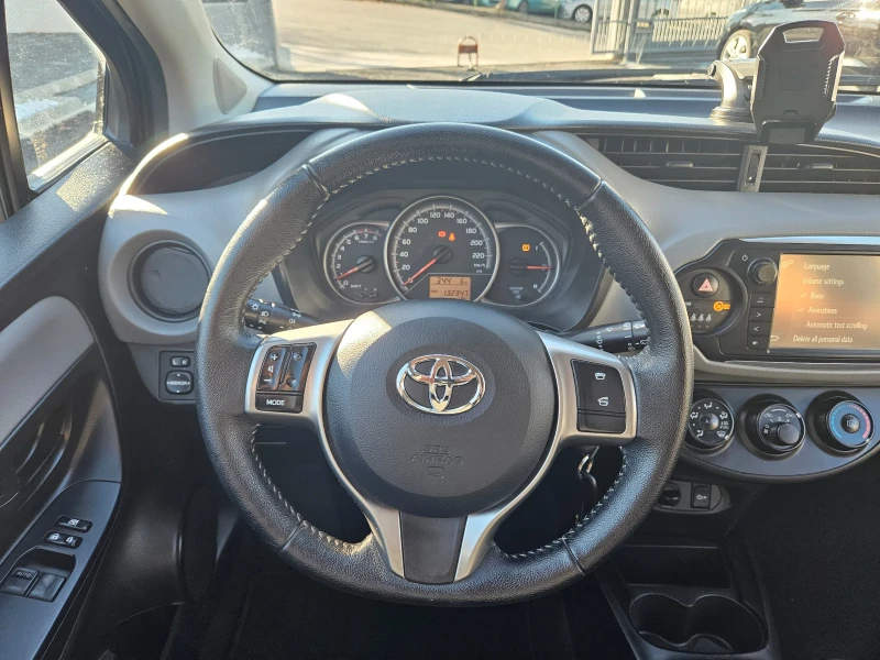 Toyota Yaris 1.33vvti, снимка 9 - Автомобили и джипове - 48343881