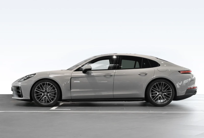 Porsche Panamera 4 E-HYBRID/ FACELIFT/ MATRIX/ PANO/ BOSE/ HEAD UP/, снимка 2 - Автомобили и джипове - 48403468