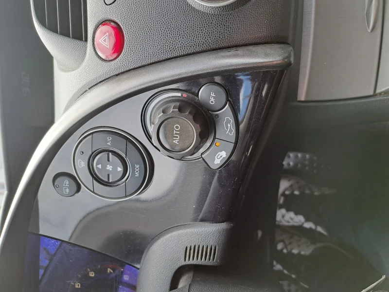 Honda Civic 1.8 I-VTEC , снимка 13 - Автомобили и джипове - 51037190