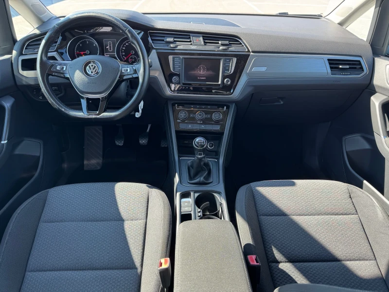 VW Touran 2.0 TDI 150 k.s. - HIGHLINE - 7 MESTEN, снимка 9 - Автомобили и джипове - 51802011