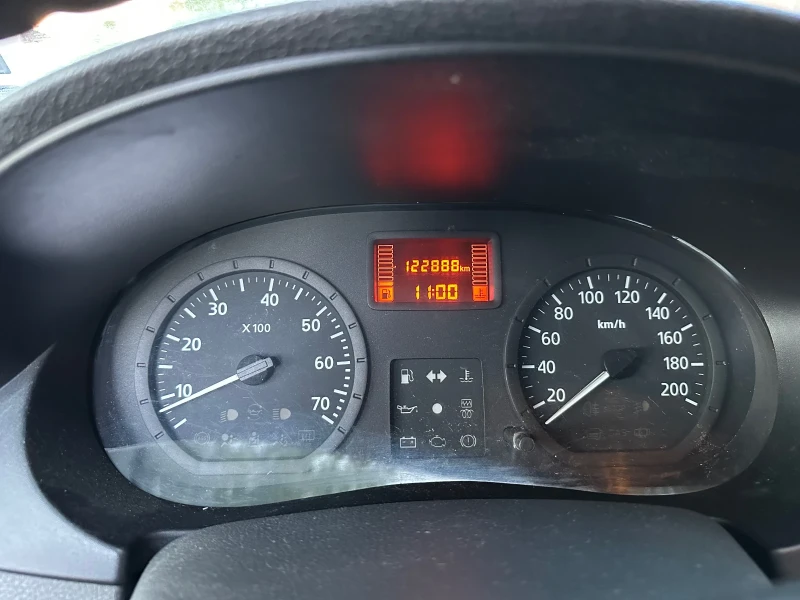 Dacia Logan, снимка 6 - Автомобили и джипове - 51883908