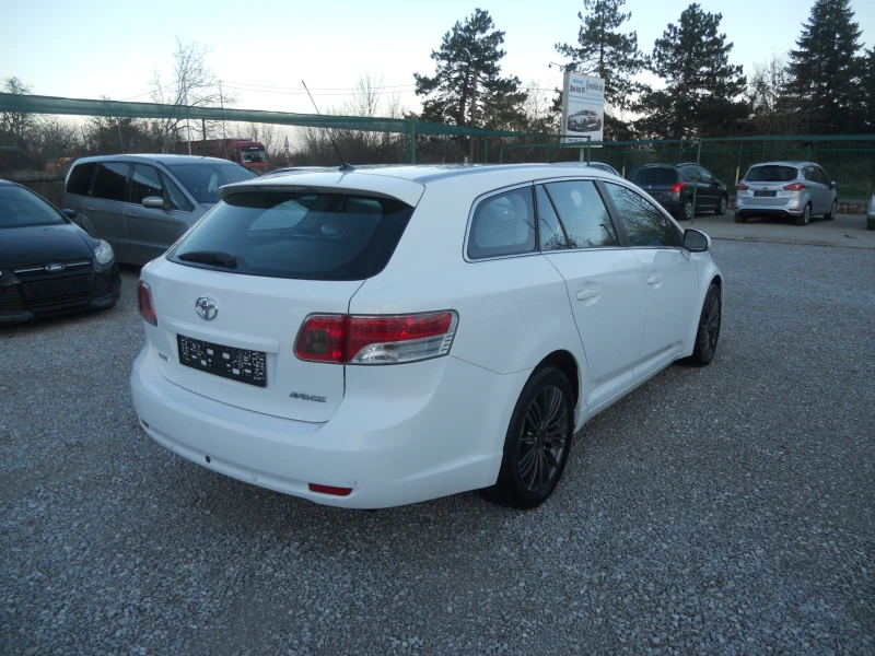 Toyota Avensis 2. 0 D4D Навигация, ЛИЗИНГ!!!, снимка 4 - Автомобили и джипове - 52615367