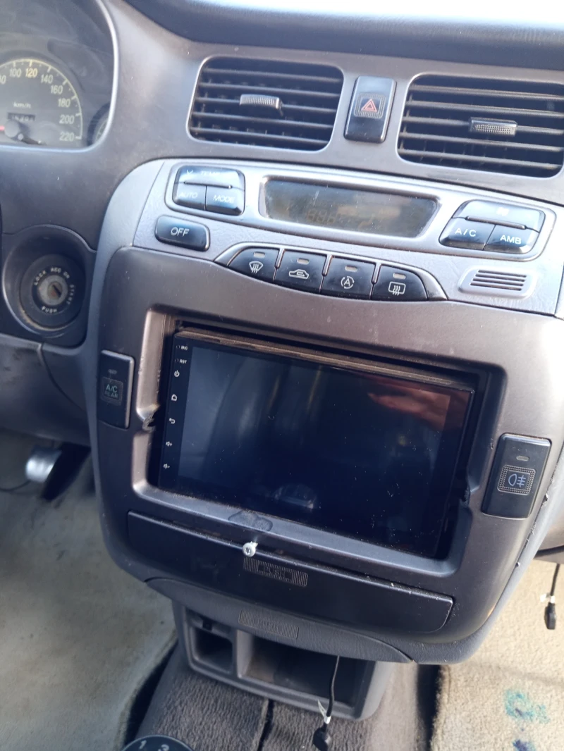 Hyundai Trajet, снимка 5 - Автомобили и джипове - 52677662