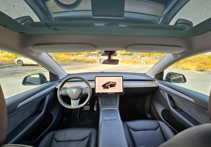 Tesla Model Y Като Нова, 2024 с Гаранция, снимка 13 - Автомобили и джипове - 52820811