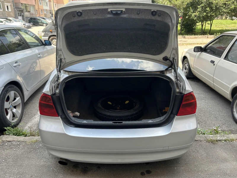 BMW 320, снимка 5 - Автомобили и джипове - 52884960