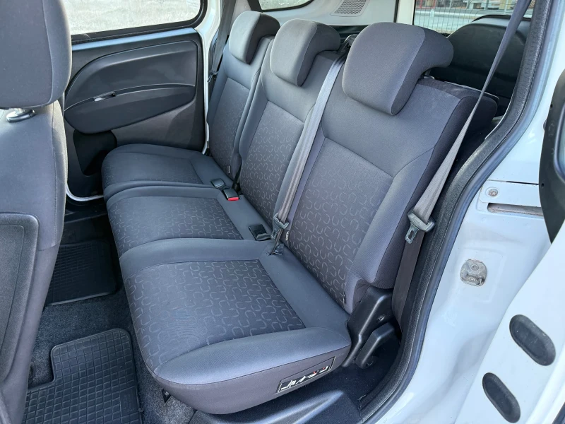 Fiat Doblo 1.6 MULTI-JET / , снимка 13 - Автомобили и джипове - 53077067