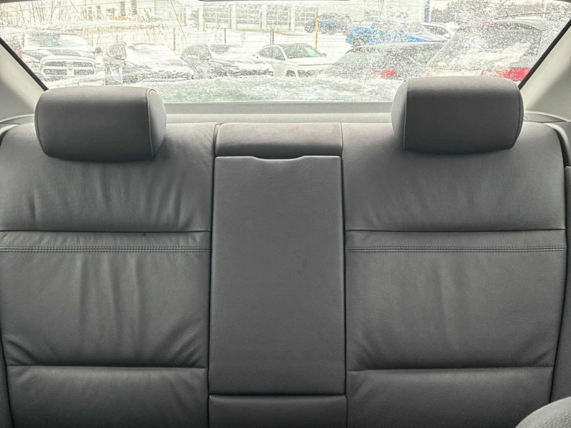 BMW 335 * 335i * CARFAX * БЕЗ ПЪРВОНАЧАЛНА ВНОСКА, снимка 16 - Автомобили и джипове - 53126839