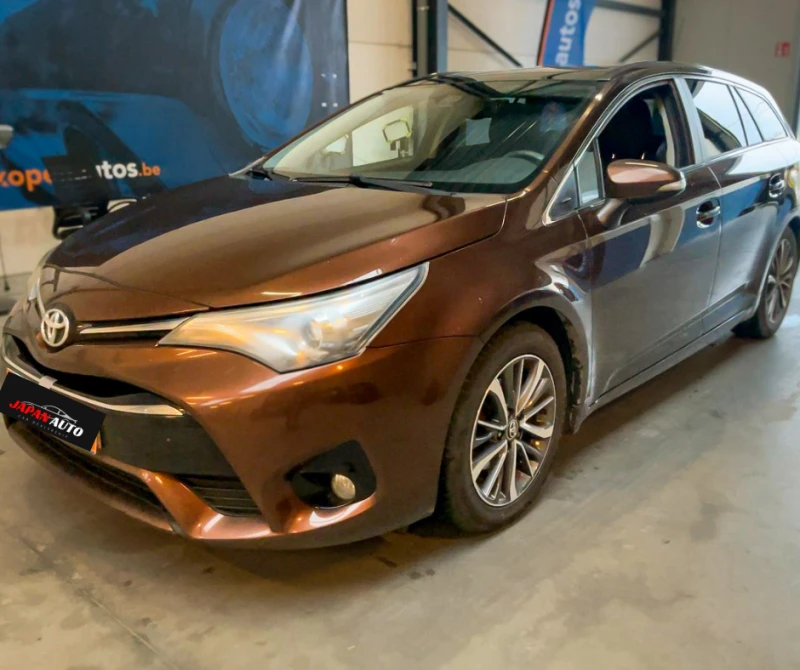 Toyota Avensis 1.8 VVT-i | С ГАРАНЦИЯ!!! , снимка 2 - Автомобили и джипове - 53154602