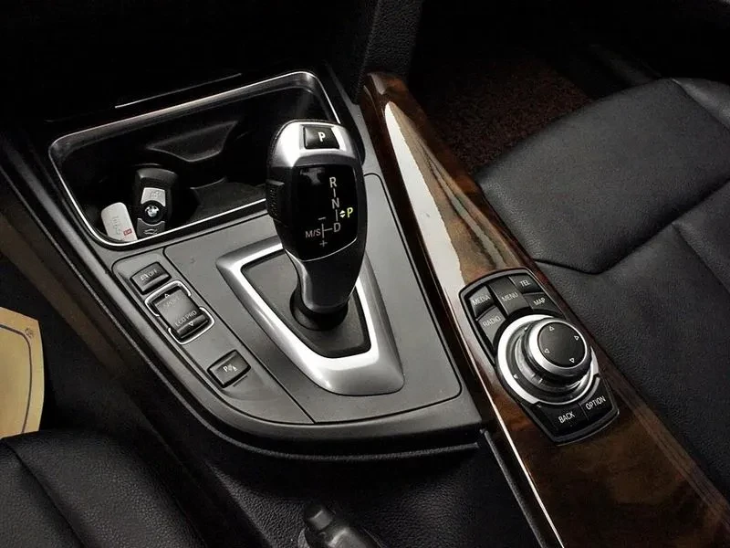 BMW 320 d, снимка 10 - Автомобили и джипове - 54201968