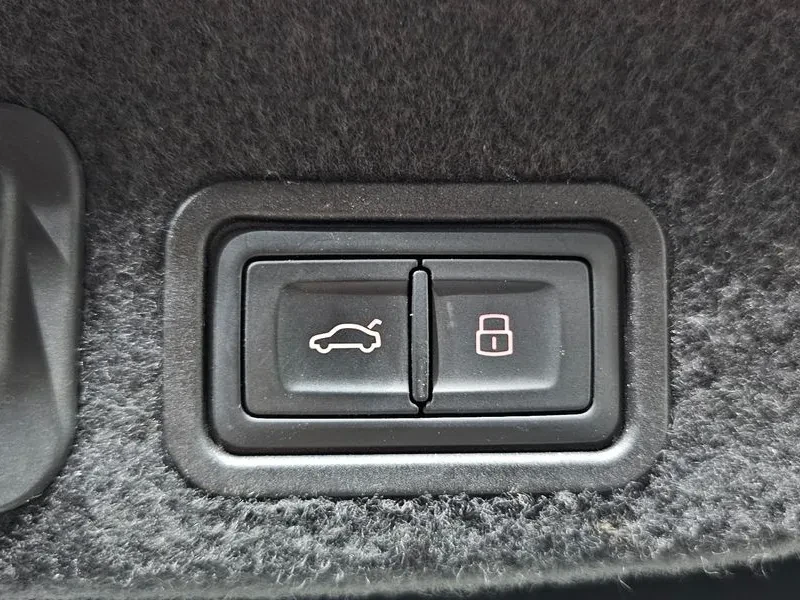 Audi A8 3.0 TDI Quattro, снимка 16 - Автомобили и джипове - 55096365