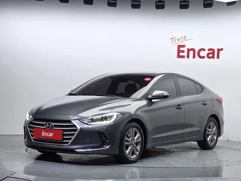 Hyundai Elantra  1.6 Gdi Smart Special