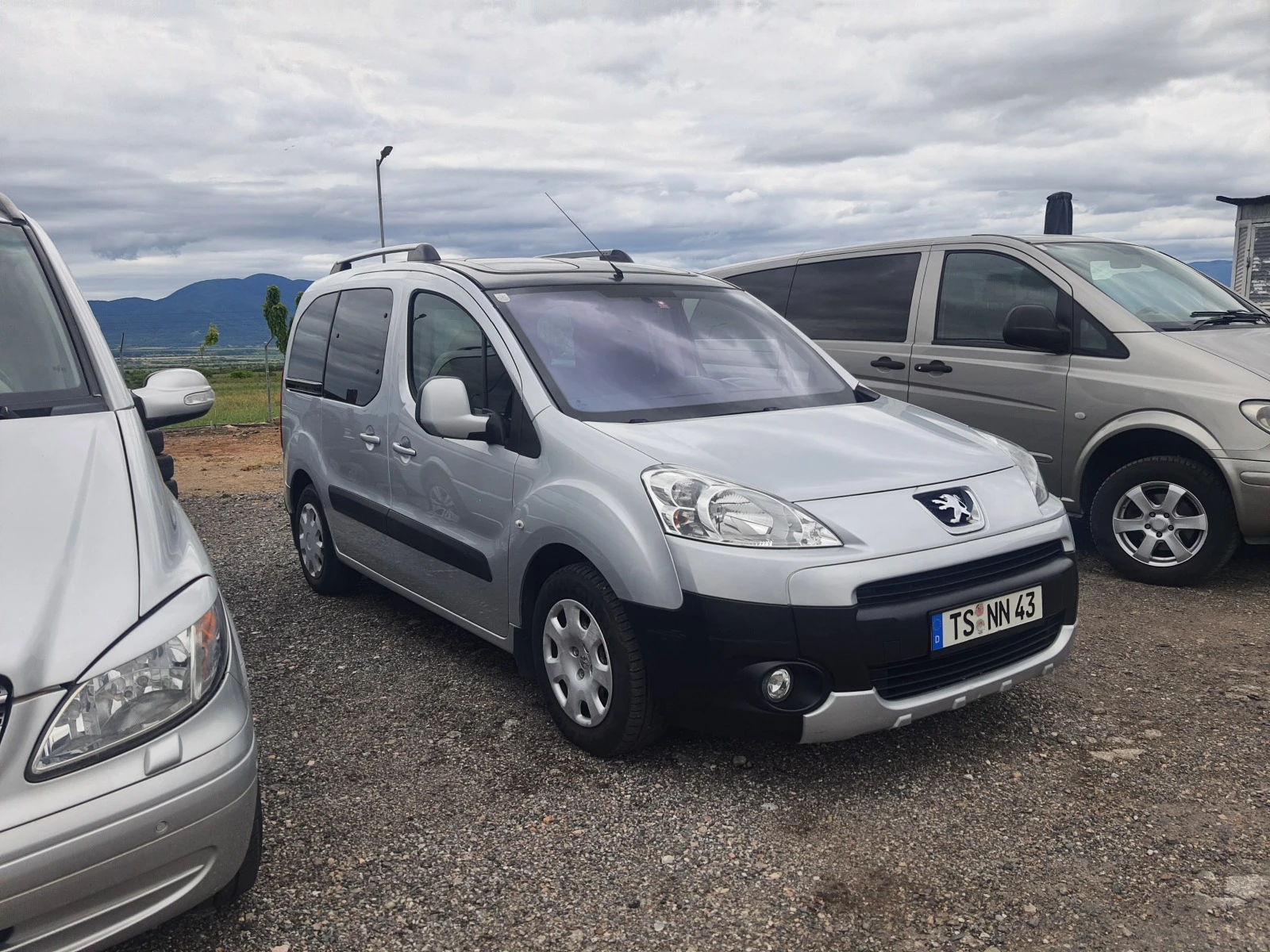 Peugeot Partner ТЕРЕЕ-Панорама, снимка 1