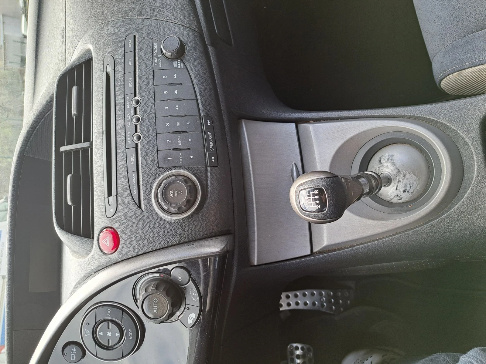Honda Civic 1.8 I-VTEC  - изображение 8