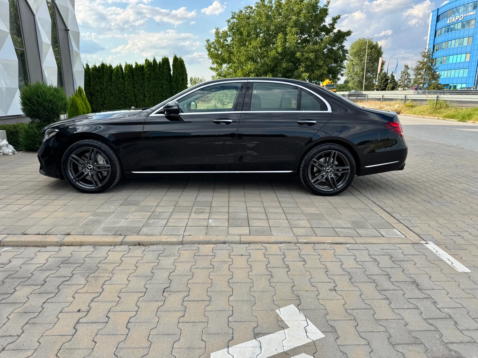 Mercedes-Benz E 350 AMG-PREMIUM-4MATIC-DISTRONIC-LANE-BLIND-SPOT-ОБДУХ - изображение 8