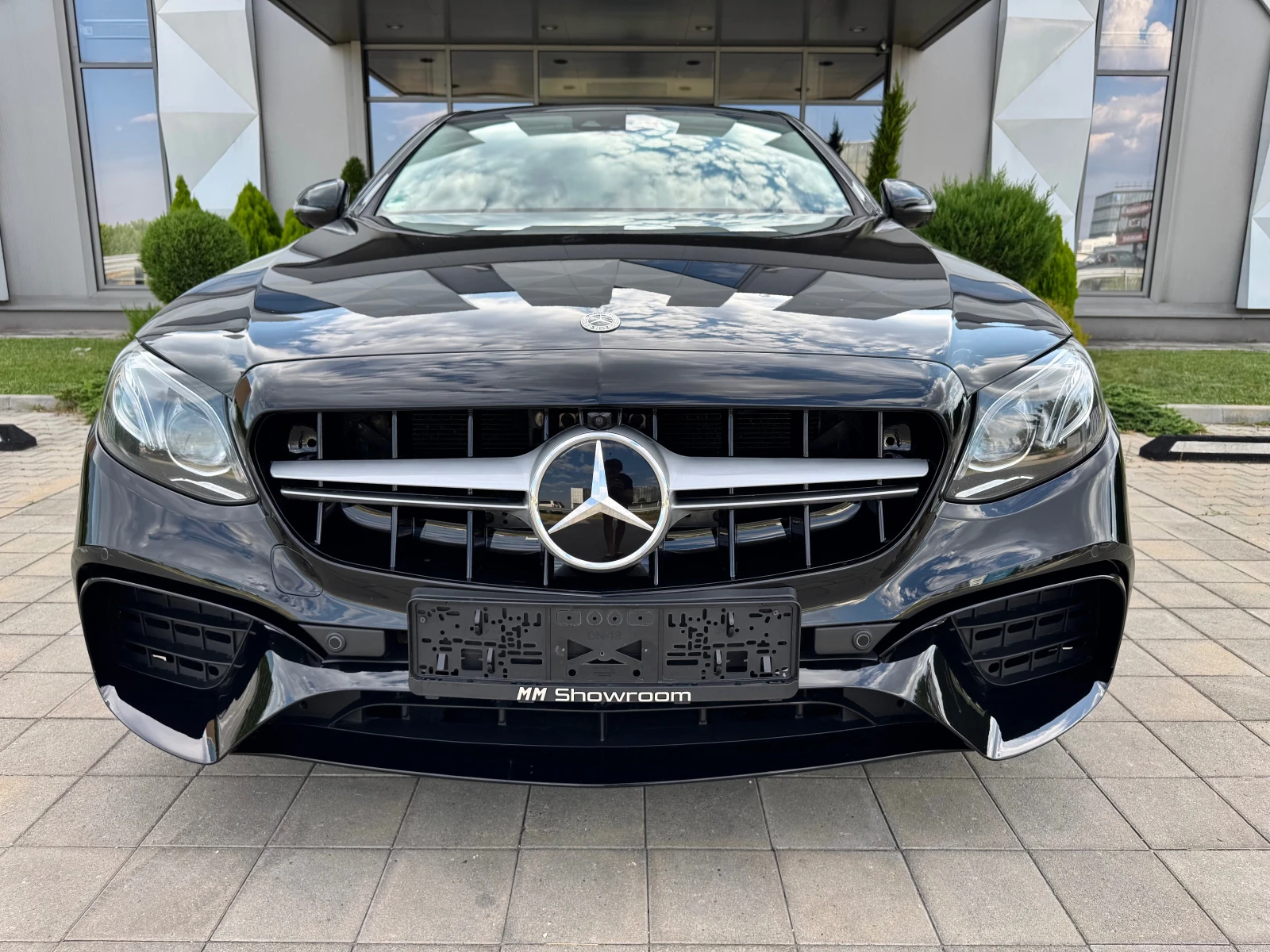 Mercedes-Benz E 350 AMG-PREMIUM-4MATIC-DISTRONIC-LANE-BLIND-SPOT-ОБДУХ - изображение 2